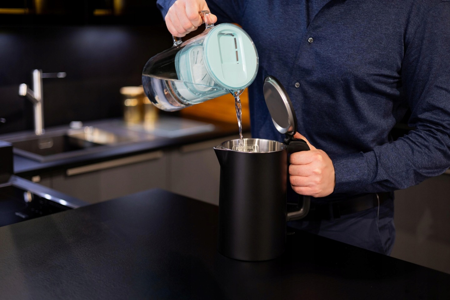 Zastosowanie dzbanka Wessper D2 z&nbsp;miętową pokrywką w&nbsp;kuchni